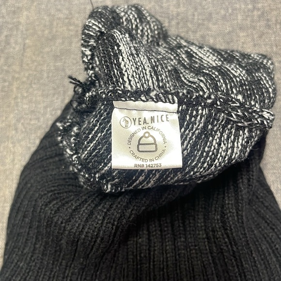 Yea.Nice Ribbed Striped Pom Pom Beanie - Picture 6 of 7